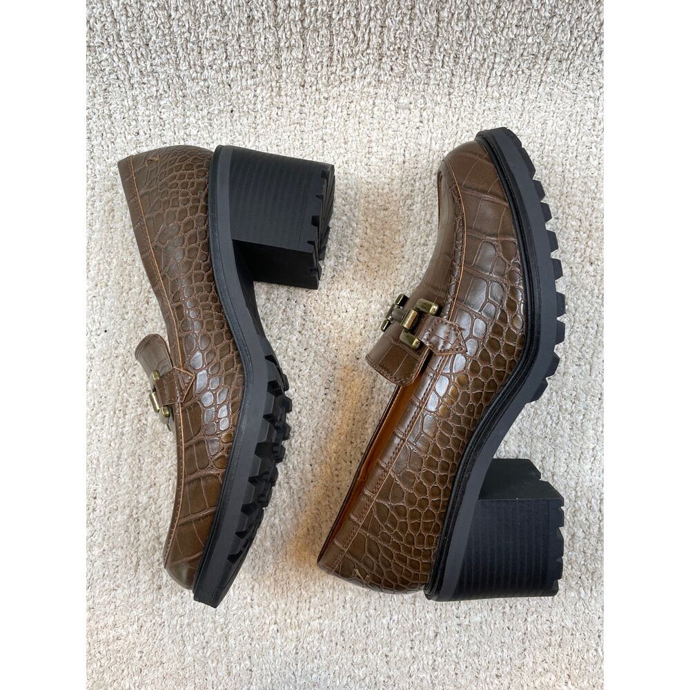 ZODIAC Gemma Loafer Brown Alligator women's 9.5 Lug Sole Chunk Heel Gold Buckle - Picture 2 of 9